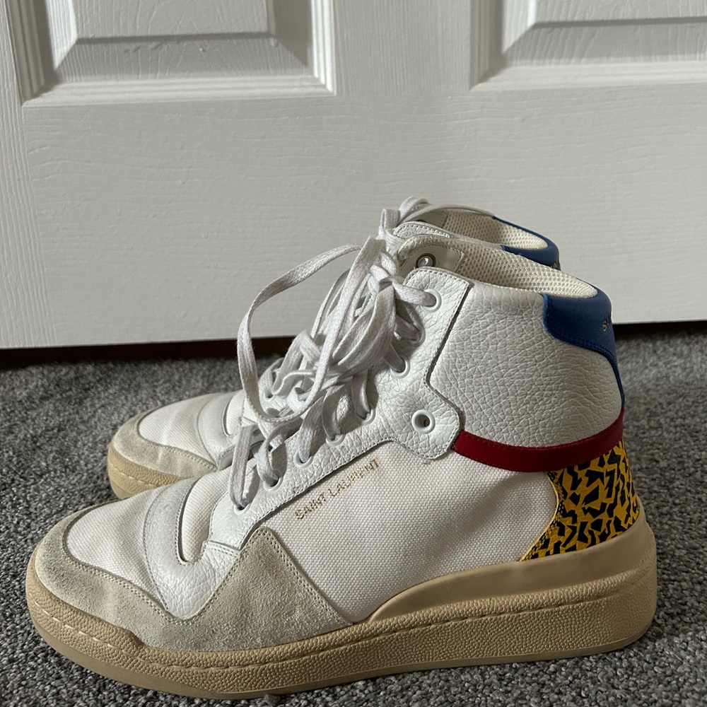 YVES SAINT LAURENT HIGH TOP SNEAKERS. Worn twice. Perfect condition